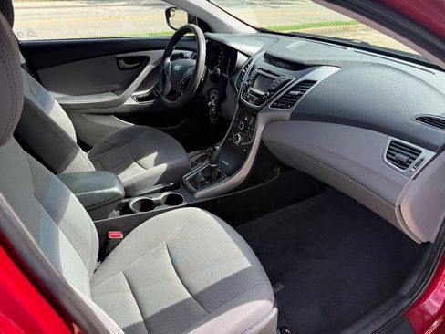 Used 2014 Hyundai Elantra SE w/ Option Group 02 FWD image 12
