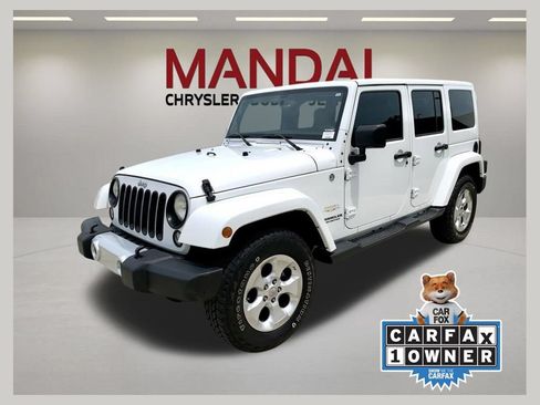 Used 2014 Jeep Wrangler Unlimited Sahara w/ Connectivity Group AWD/4WD image 1