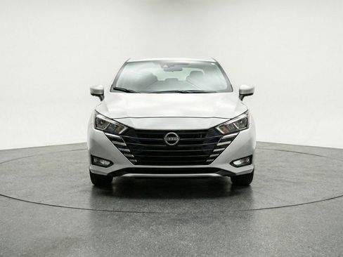 Used 2025 Nissan Versa SV FWD image 2