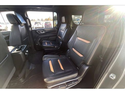 Used 2022 GMC Yukon XL AT4 w/ AT4 Premium Plus Package image 28