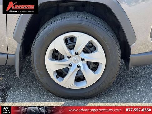 Used 2023 Toyota RAV4 LE AWD/4WD image 11