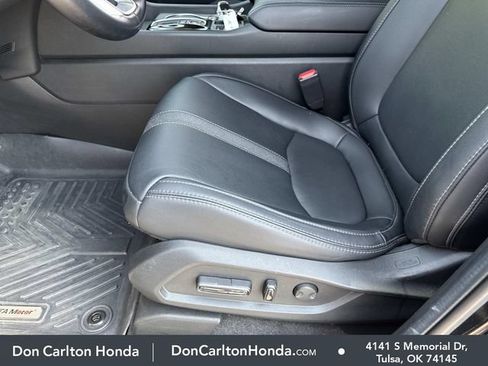 Used 2025 Honda Pilot Touring image 14