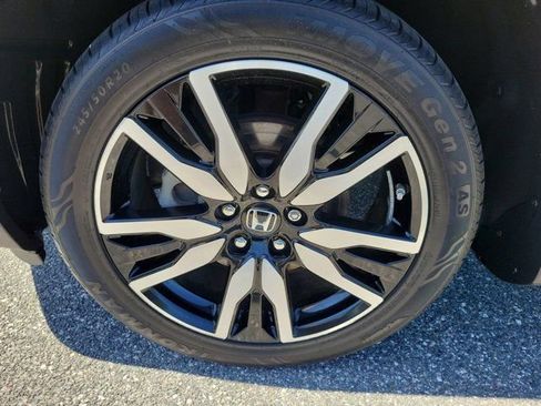 Used 2019 Honda Pilot Touring image 17