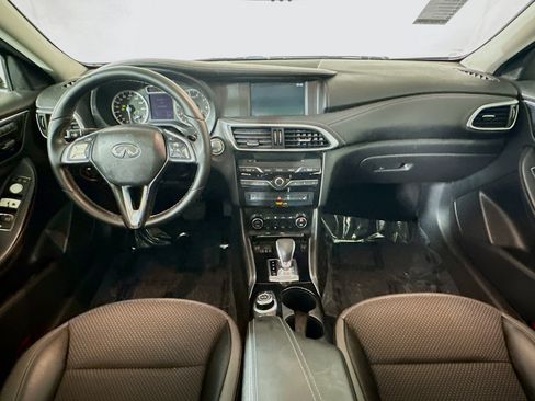 Used 2019 INFINITI QX30 image 24