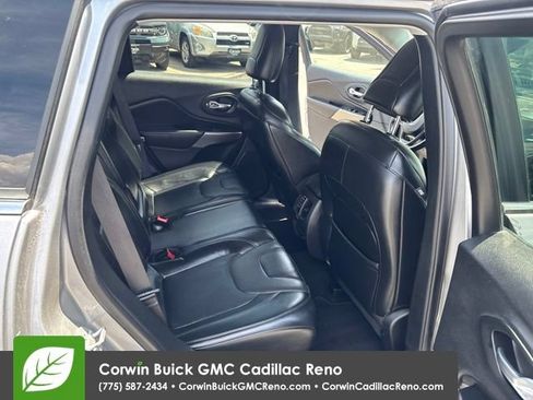 Used 2019 Jeep Cherokee Limited AWD/4WD image 33
