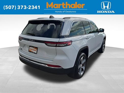 Used 2022 Jeep Grand Cherokee Limited 4xe w/ Luxury Tech Group II AWD/4WD image 5
