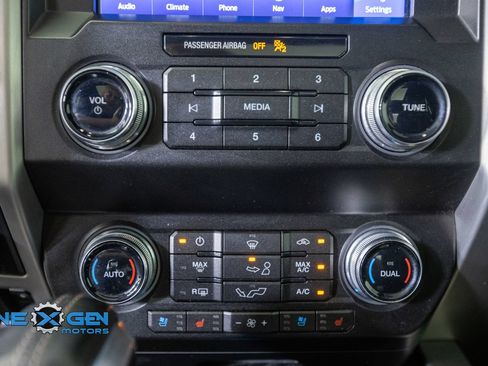 Used 2019 Ford F150 Platinum w/ Equipment Group 701A Luxury AWD/4WD image 25