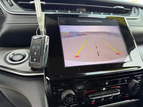 Used 2022 Jeep Grand Cherokee Limited image 28