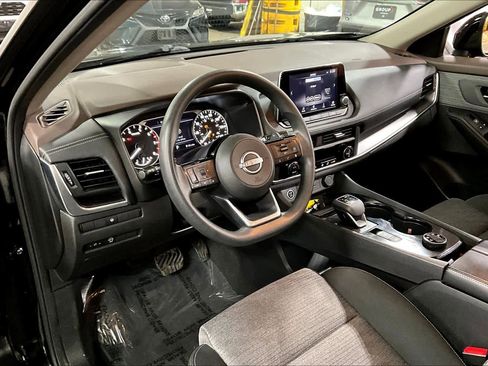 Used 2023 Nissan Rogue SV image 18