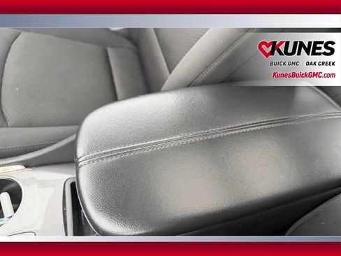 Used 2023 Chevrolet Malibu LT w/ Driver Confidence Package image 21