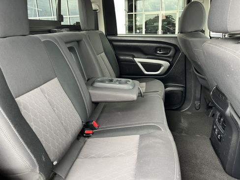 Used 2024 Nissan Titan SV w/ SV Convenience Package RWD image 17