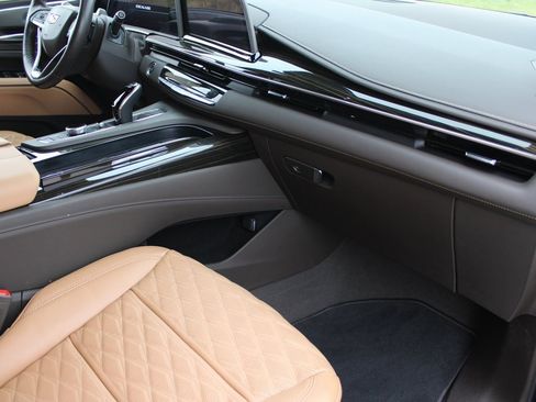 Used 2024 Cadillac Escalade Sport image 19