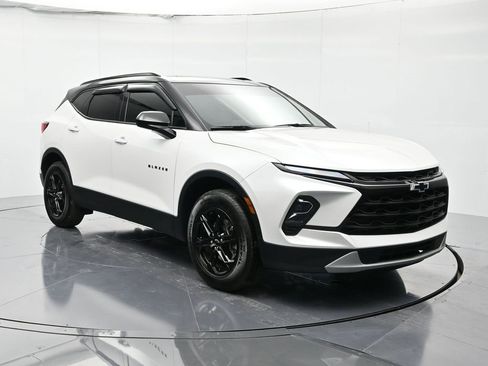 Certified 2023 Chevrolet Blazer LT w/ Convenience Package image 3
