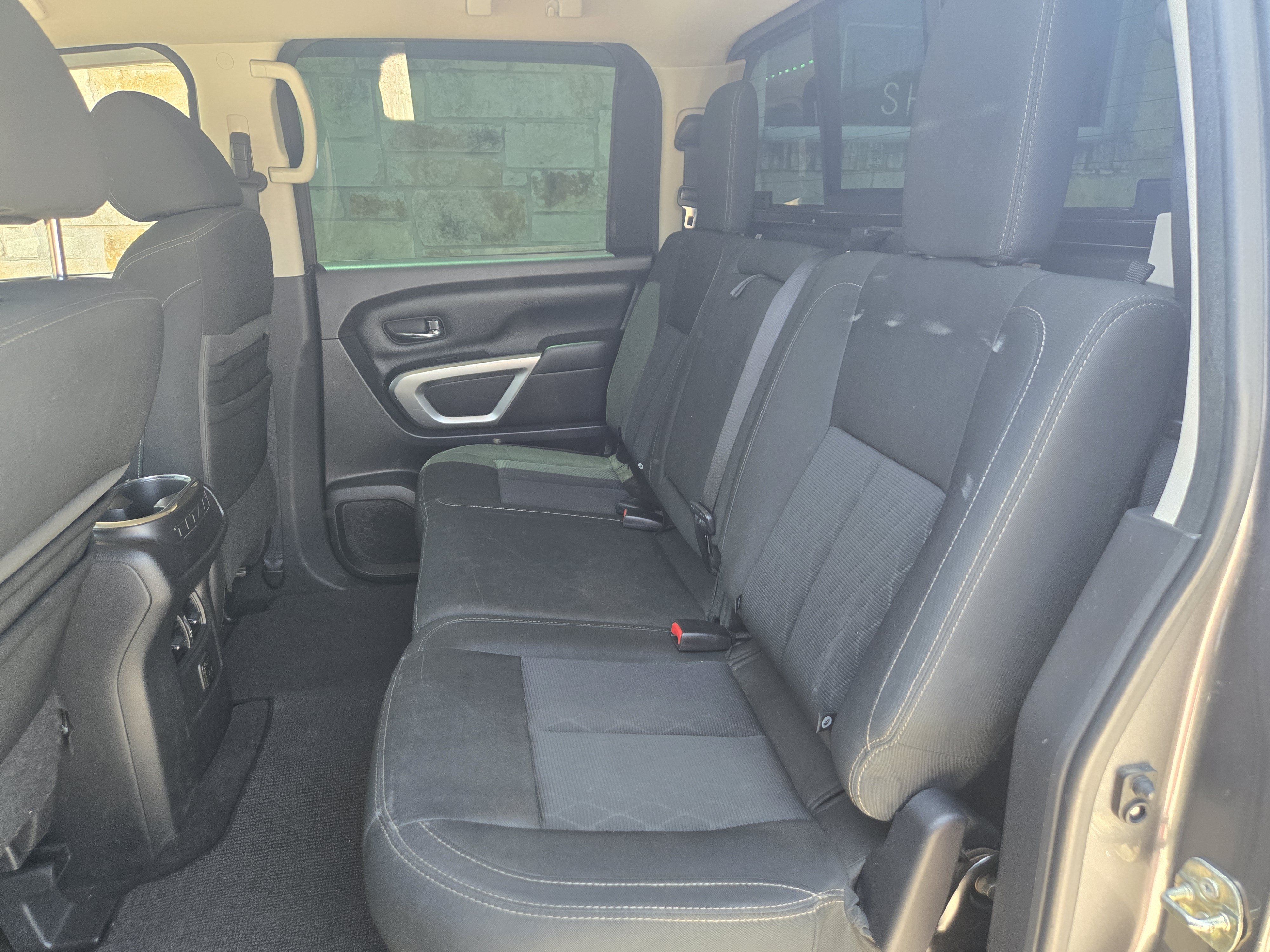 Used 2017 Nissan Titan SV AWD/4WD image 7