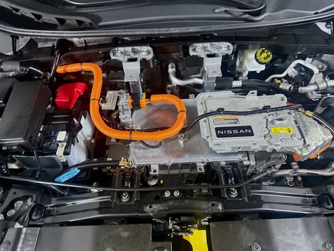 Used 2024 Nissan Ariya AWD image 33