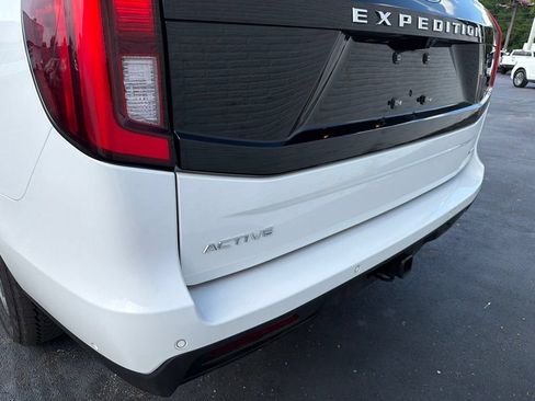 Used 2025 Ford Expedition Max Active AWD/4WD image 7
