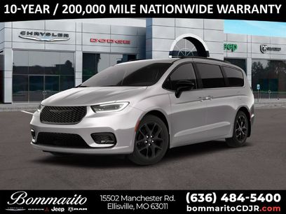 New 2026 Chrysler Pacifica Select w/ S Appearance Package
