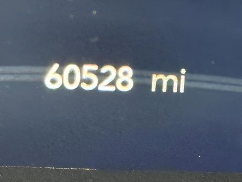 Used 2024 Chrysler Pacifica Touring-L FWD image 14