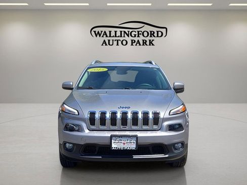 Used 2015 Jeep Cherokee Latitude w/ Comfort/Convenience Group AWD/4WD image 2