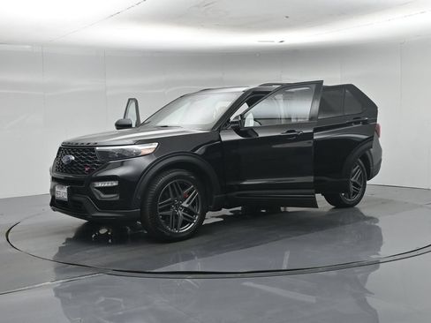 Certified 2023 Ford Explorer ST w/ Equipment Group 401A AWD/4WD image 35