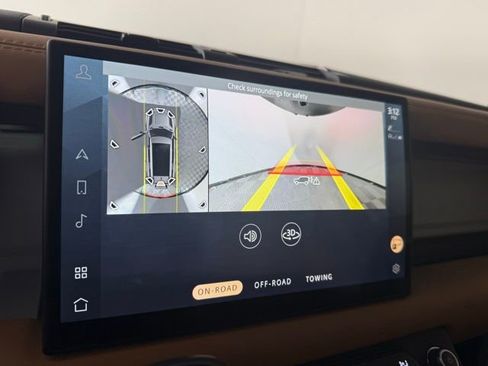 Used 2024 Land Rover Defender 130 X-Dynamic SE image 21