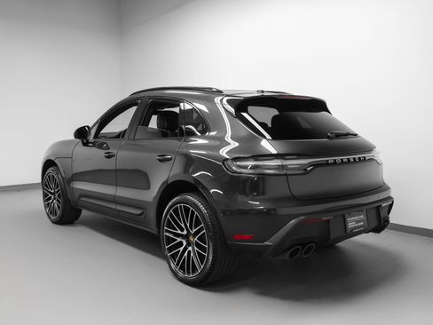 Certified 2026 Porsche Macan AWD/4WD image 3