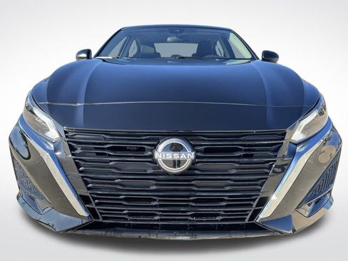 Used 2025 Nissan Altima 2.5 S image 3