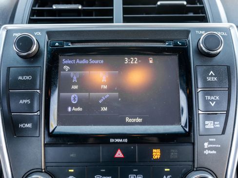 Used 2016 Toyota Camry SE image 20