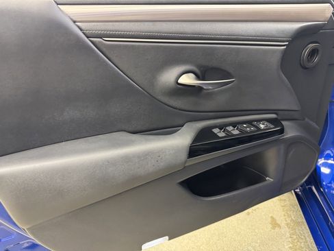 Used 2022 Lexus ES 300h F Sport image 8