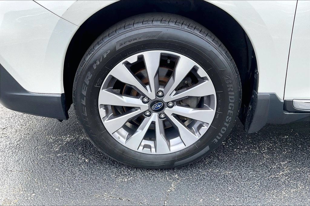 Used 2019 Subaru Outback 2.5i Touring AWD/4WD image 8