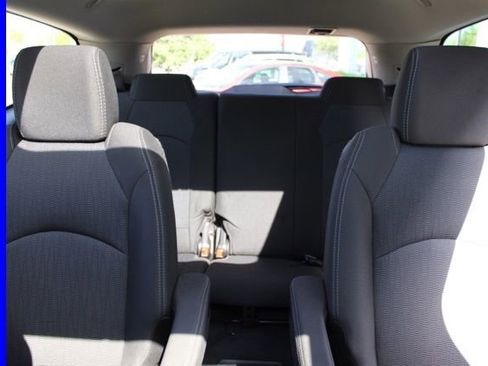 Used 2017 Chevrolet Traverse LT FWD image 25