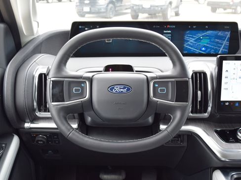 New 2026 Ford Expedition Max Platinum AWD/4WD image 8