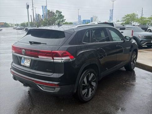 Used 2024 Volkswagen Atlas Cross Sport SE AWD/4WD image 5