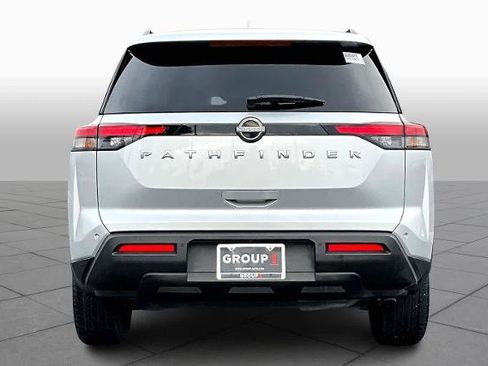 Certified 2025 Nissan Pathfinder SV image 4