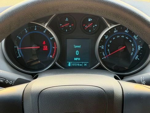 Used 2012 Chevrolet Cruze LS image 17