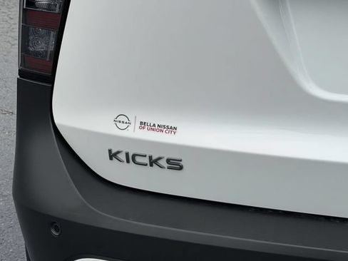 Used 2026 Nissan Kicks SV FWD image 5