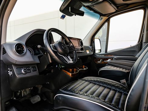 Used 2023 Mercedes-Benz Sprinter 3500 image 35