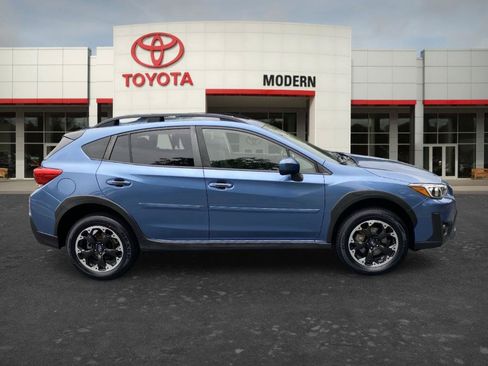 Used 2021 Subaru Crosstrek 2.0i Premium w/ Moonroof Package AWD/4WD image 4