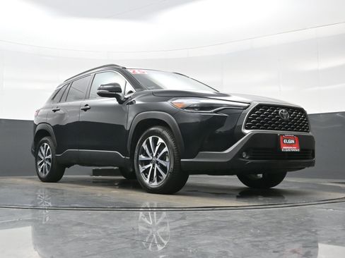 Used 2025 Toyota Corolla Cross XLE AWD/4WD image 27