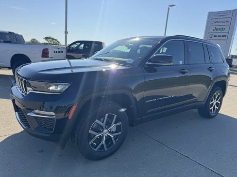 New 2025 Jeep Grand Cherokee Limited image 3