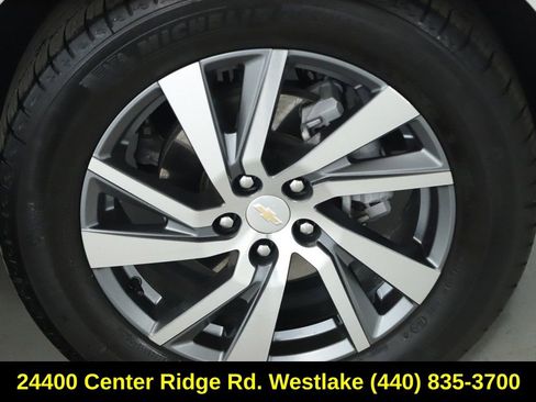 Used 2023 Chevrolet Equinox Premier image 10