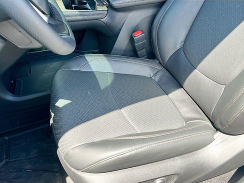 Used 2025 Toyota Sienna Limited FWD image 19