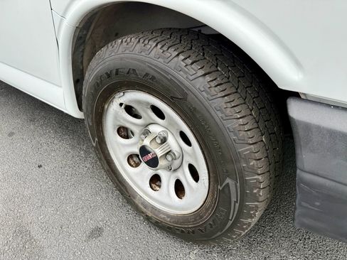 Used 2013 GMC Savana 1500 AWD image 13