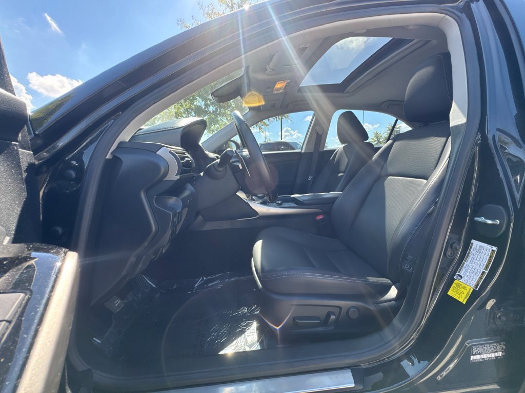 Used 2019 Lexus IS 300 RWD image 19