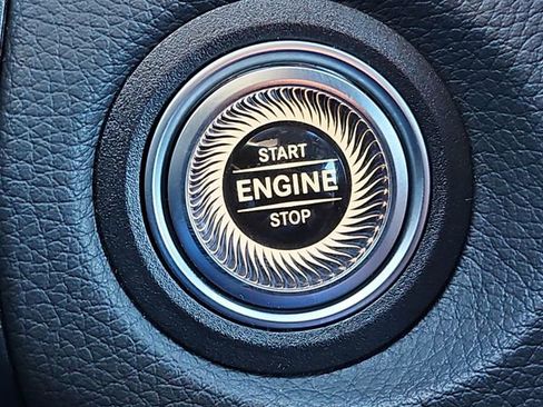 Used 2022 Mercedes-Benz GLC 300 4MATIC image 17