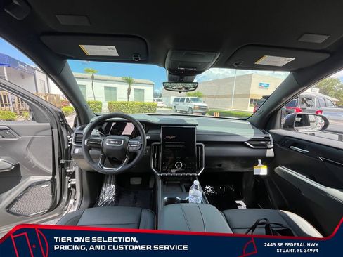 New 2026 GMC Acadia AT4 w/ Luxury Package AWD/4WD image 31