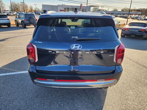 Used 2024 Hyundai Palisade Calligraphy image 5