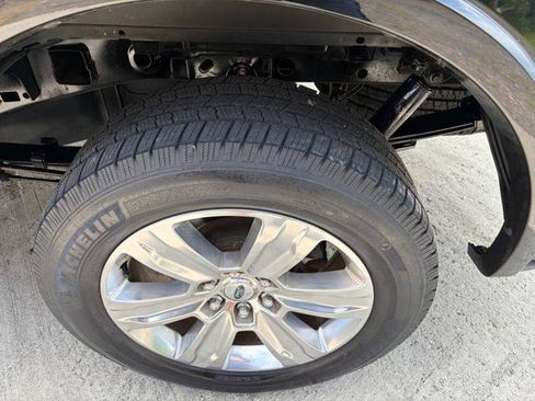 Used 2015 Ford F150 Platinum w/ Equipment Group 701A Luxury AWD/4WD image 19