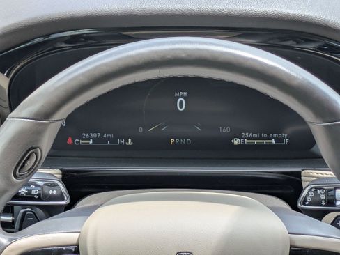 Used 2022 Lincoln Corsair Reserve w/ Luxury Package image 20