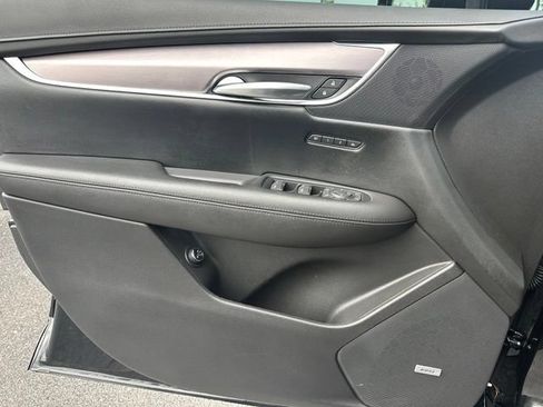 Used 2017 Cadillac XT5 Luxury w/ Driver Awareness Package AWD/4WD image 32